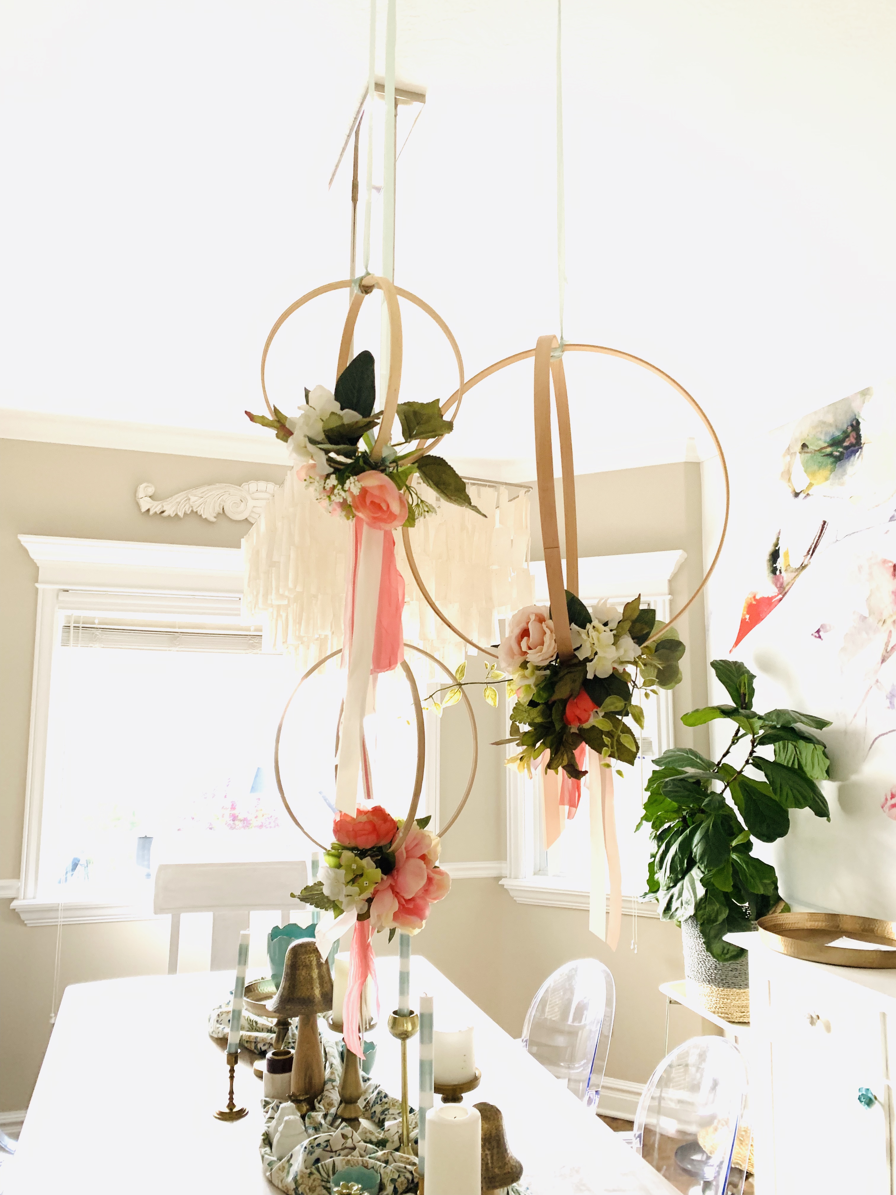 hoop wreath chandelier, wedding decor, DIY wedding decor, DIY party decor, DIY hoop wreath chandelier, how to make a hoop wreath chandelier, studio 5 crafts, crafts, easy crafts, flower chandelier, how to make a flower chandelier, outdoor wedding decor,